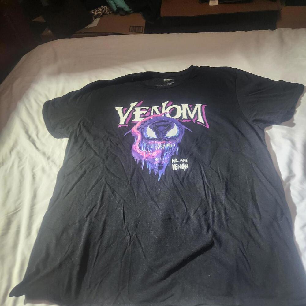 Marvel Men's Black Tshirt Large